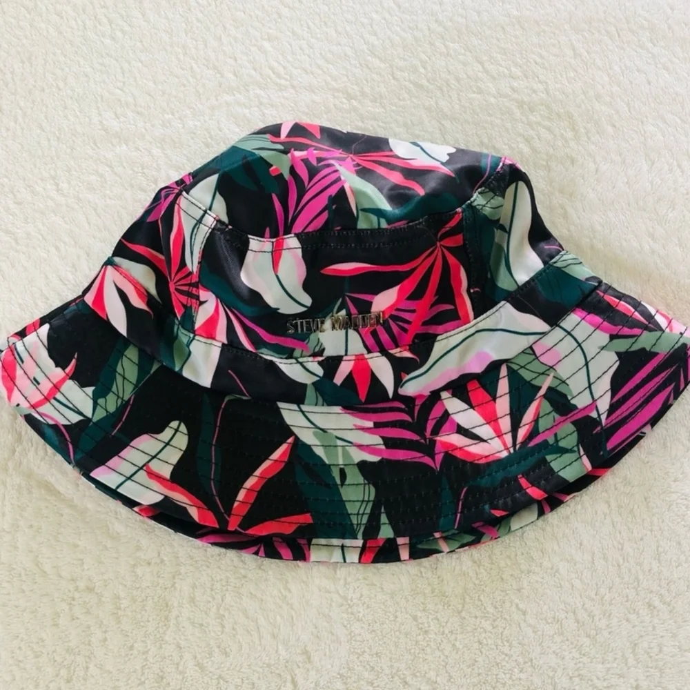 New!!! Steve Madden Women's Floral Bucket Hat